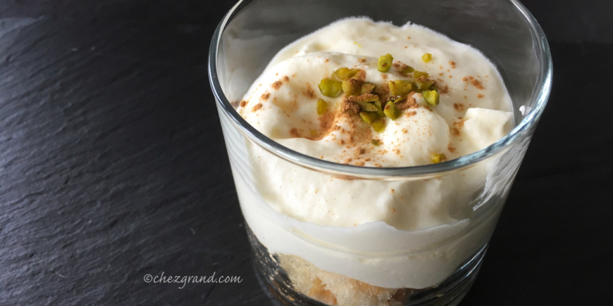 Mousse au citron sur lit de madeleine